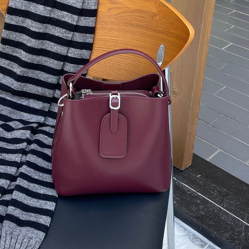 2025 Nuova borsa a tracolla da donna in vera pelle di alta qualità, leggera, alla moda, semplice, elegante e versatile_voghion.com