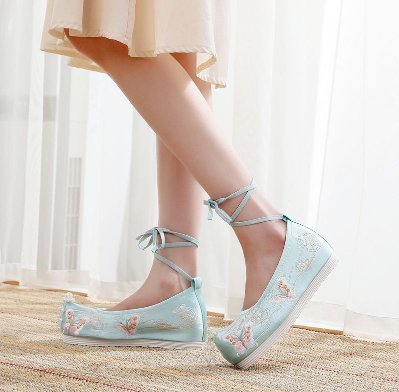 Damenschuhe Frühling und Sommer im neuen Stil antike Hanfu-Schuhe erhöhte Schuhe bestickte Damenschuhe Perlenkostüm-Schuhe_voghion.com