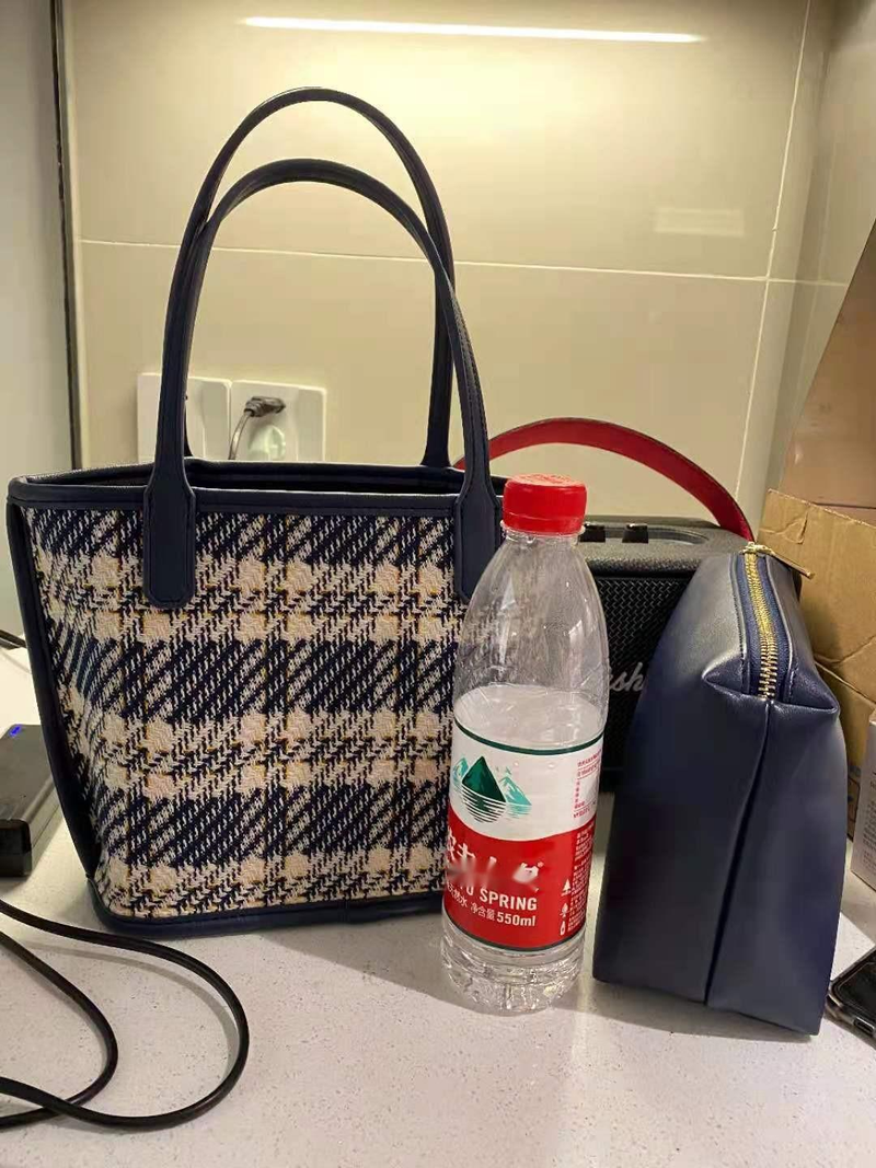 Summer Tote Commuter One Shoulder Handbag Carrying Bag, Vegetable Basket, and Small Crowd Design for Work 2024 New Bag_voghion.com