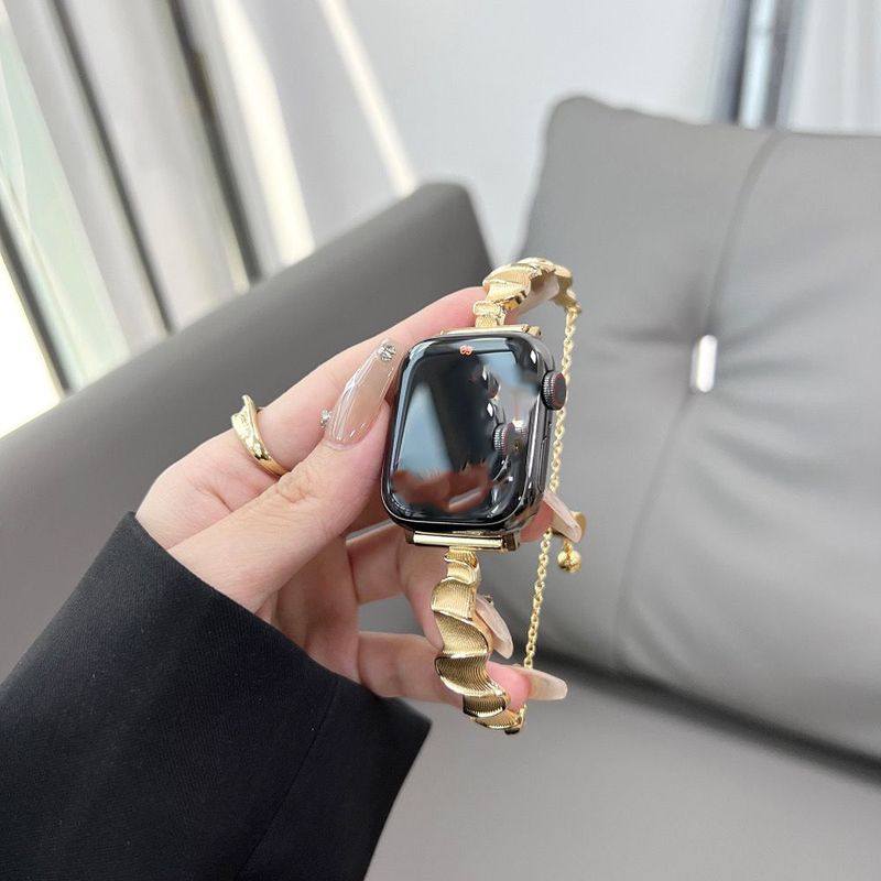 Robustes Feinmetallarmband mit elegantem Wellendesign für Ihre Uhr_voghion.com