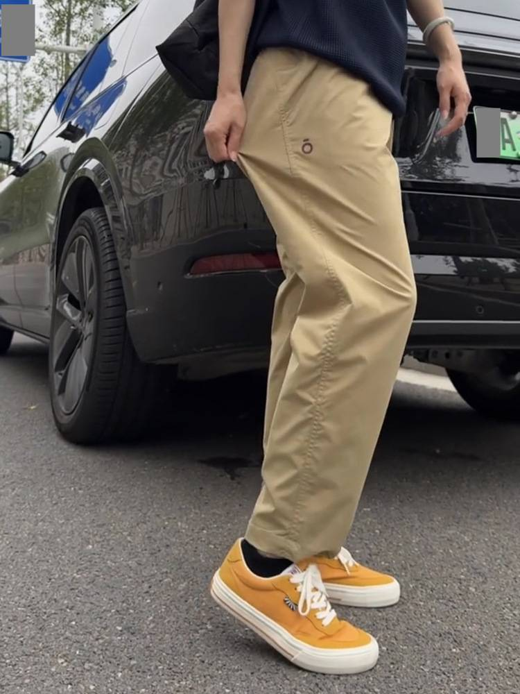 Taktische Khaki-Softshellhose für Herren – Wasser- und winddichte Utility-Hose im Streetwear-Stil, Outdoor-taugliche Micro-Tapered-Passform_voghion.com