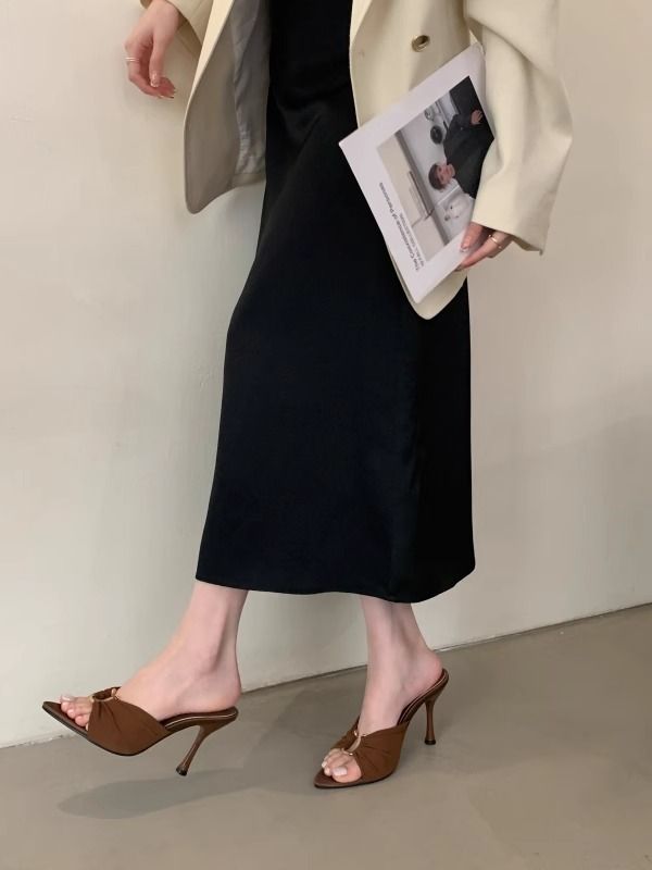 2025 Open-toe Women's Shoes Queen Fan Pointed-toe Silk Sandals Temperament Metal Buckle High Heels Fashion Hundreds_voghion.com