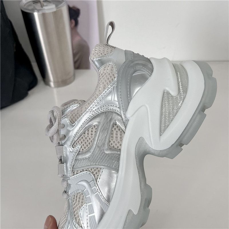 Sapatos femininos de sola grossa prateados para mulheres, primavera e verão, novos sapatos respiráveis que aumentam a altura, tendência de caminhada casual_voghion.com