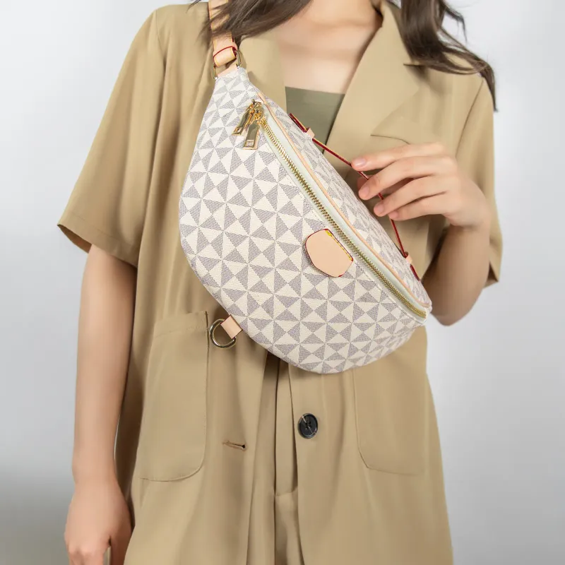 Designer-Bauchtasche mit Monogramm-Muster, geometrischem Muster, verstellbarem Riemen und Tragegriff – versandkostenfrei_voghion.com
