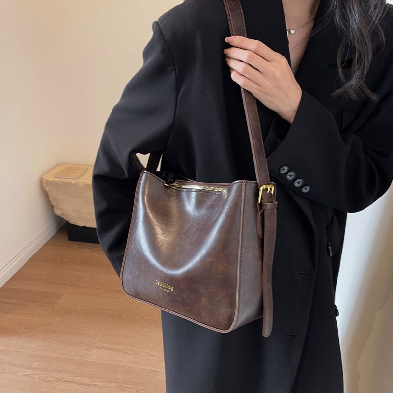 Moda per le donne 2024 Nuova borsa a tracolla versatile casual di alta qualità con secchiello di grande capacità_voghion.com