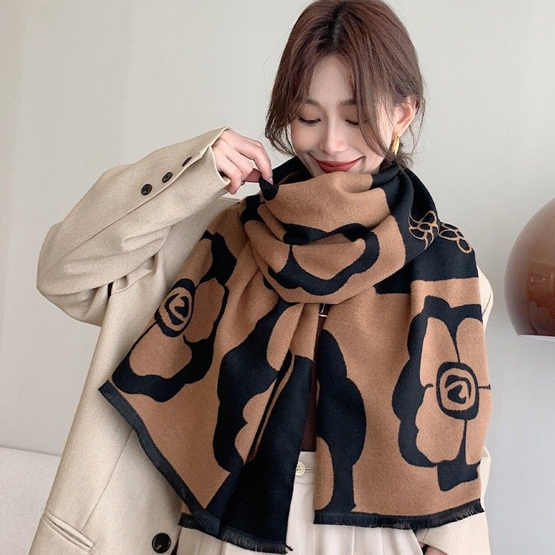 Bufanda de cachemira sintética de lujo: chal de invierno con estampado floral de camelia, suave y elegante accesorio para la oficina._voghion.com
