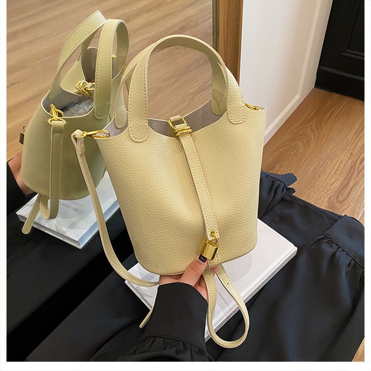 2025 New Fashion Handheld Basket Women's Bucket Trendy Crossbody Bag Simple Casual Large Capacity_voghion.com