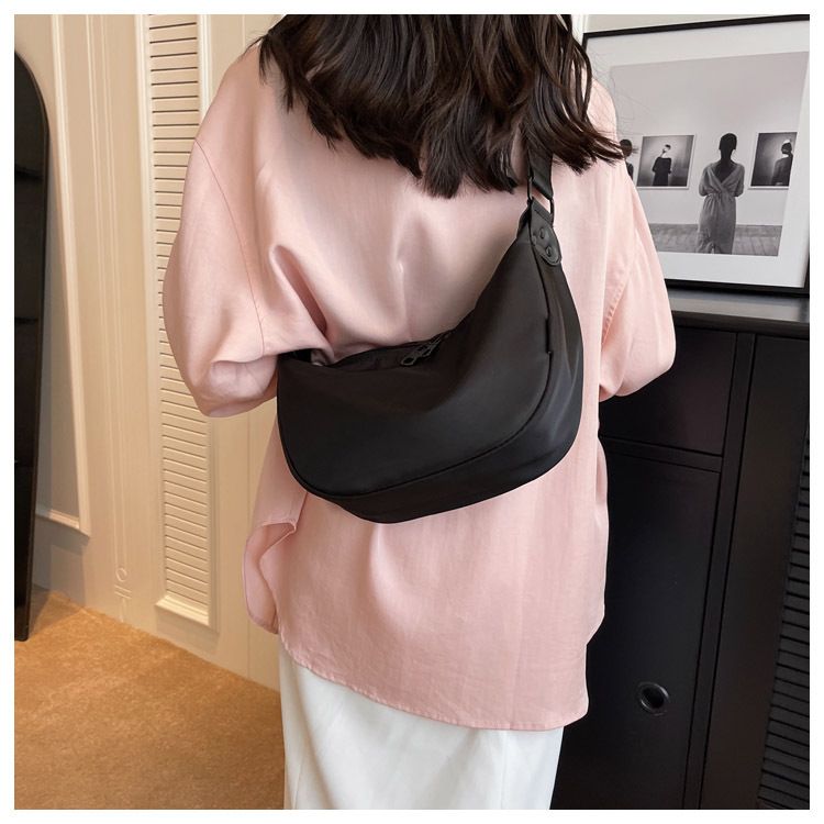 Borsa in tessuto di nylon da donna, borsa a tracolla semplice con motivo a mezzaluna, borsa a tracolla per coppia, borsa a tracolla per sport e tempo libero_voghion.com