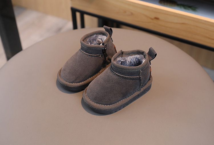Ein Stück Drop Shipping neue Winterschnee Baumwolle 1-2 Jahre alte Kleinkindschuhe mit weicher Sohle verdickte kurze Stiefel für Männer und Frauen Schatz Baumwolle 0_voghion.com