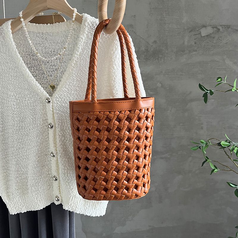 Handwoven Summer 2025 New French Style Handbag Niche Shoulder Tote Small Bucket Bag_voghion.com