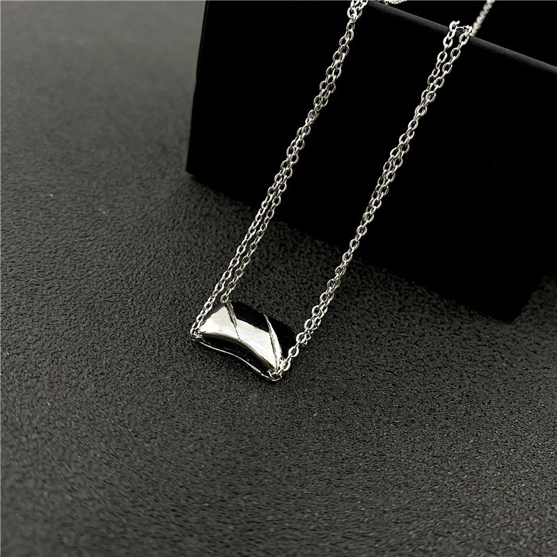 Designer Women's Classic Diamond Checker Double Layer Necklace Women's Style Diamond Checker Pattern Rose Gold Small Fragrance Collar Chain_voghion.com