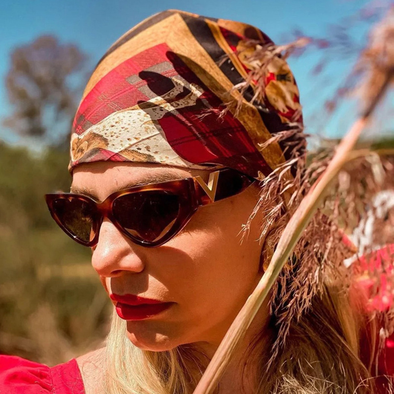 Nuovi occhiali da sole con montatura piccola Occhiali da sole cat-eye alla moda con lati stretti, personalità di tendenza, occhiali hip hop con stampa zebrata_voghion.com