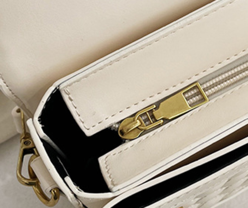 2023 Fashion Versatile Bag Women's Spring And Autumn Trend New One Shoulder Handbag_voghion.com