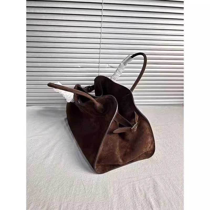 Sac fourre-tout en cuir souple de grande capacité pour femmes, sac fourre-tout de luxe léger en daim, niche haut de gamme, 2024_voghion.com