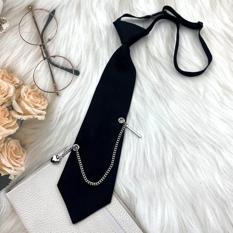 Cravatta a catena per donna JK nera, senza nodi, stile corto, accessorio per maglietta unisex, spilla a forma di cuore, farfalla_voghion.com