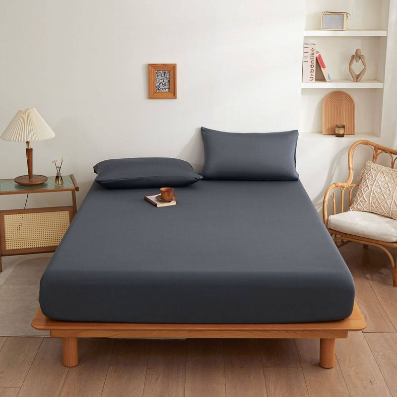 Parure de lit trois pièces : drap-housse, couvre-lit et taie d'oreiller. Protège-matelas Simmons neuf (2023), housse de matelas en soie de lait en gros._voghion.com