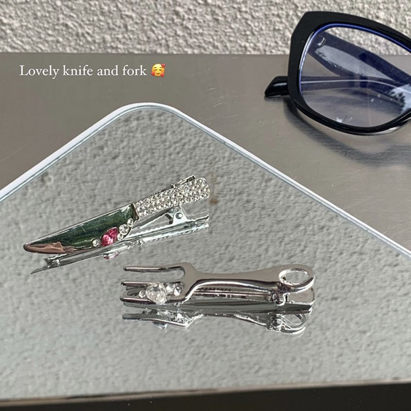 Thai fresco piccante!! Personalità Giocoso Coltello e forchetta Forcina Capelli spezzati Frangia Laterale Metallo Liquido Fermaglio a becco d'anatra Copricapo_voghion.com