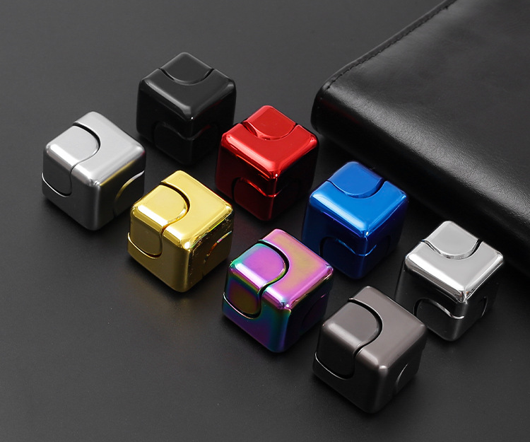 Decomprimați jucării Giroscoape colorate Giroscoape metalice Giroscoape pătrate colorate Giroscoape cu vârful degetelor Giroscoape cub Rubik_voghion.com