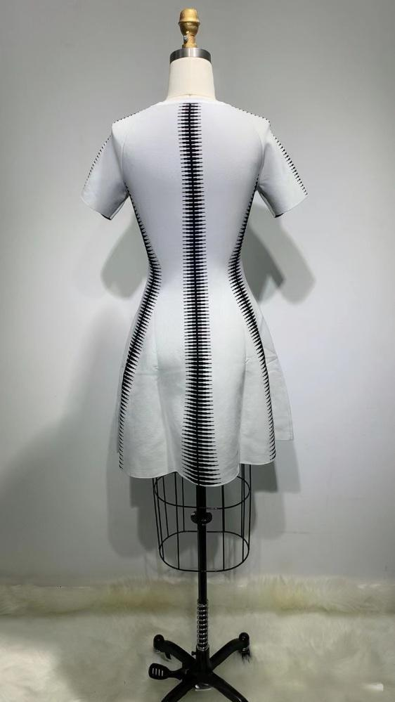Dehnbares Damen-Strickkleid mit 3D-Jacquard-Muster und kurzen Ärmeln – Slim Fit, Rundhalsausschnitt, lässig, elegante Tunika für Büro und Alltag_voghion.com