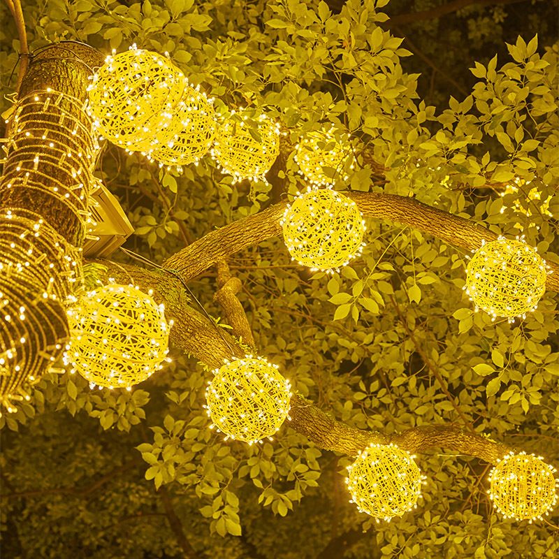 Luces esféricas colgantes impermeables para decoración navideña exterior: luces LED blancas cálidas para árboles, jardines e iluminación festiva._voghion.com