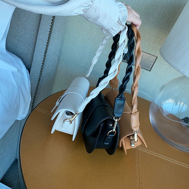 Paquet selle 2024 nouveau été à la mode polyvalent une épaule bandoulière à la mode Texture aisselles sac pour femmes petit_voghion.com