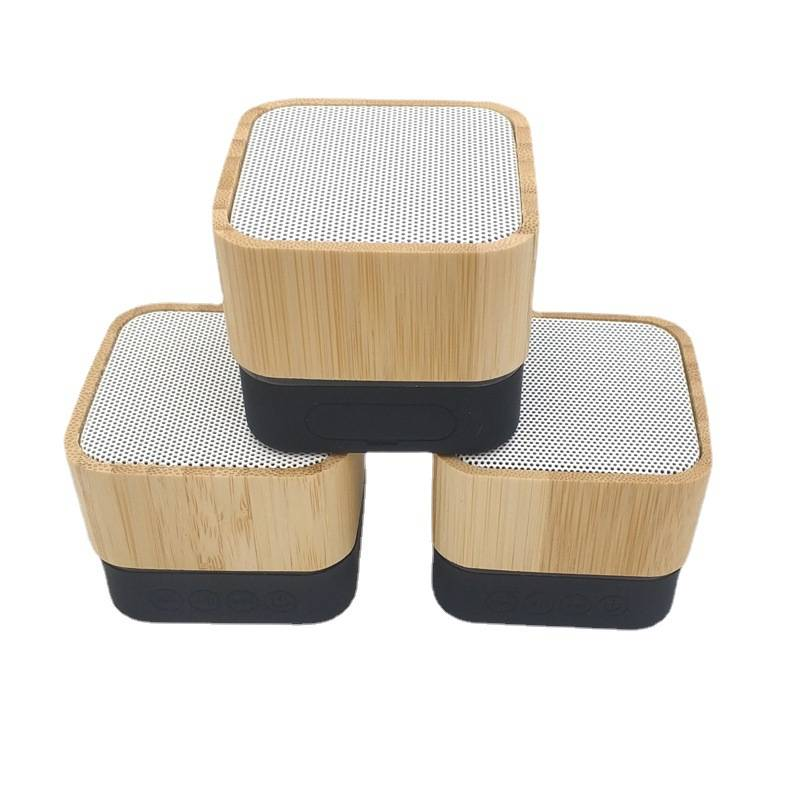 Quadratischer Bambus-Bluetooth-Lautsprecher mit Holzmaserung, Lichtemissionskarte, tragbarer Subwoofer, Geschenk für Zuhause_voghion.com