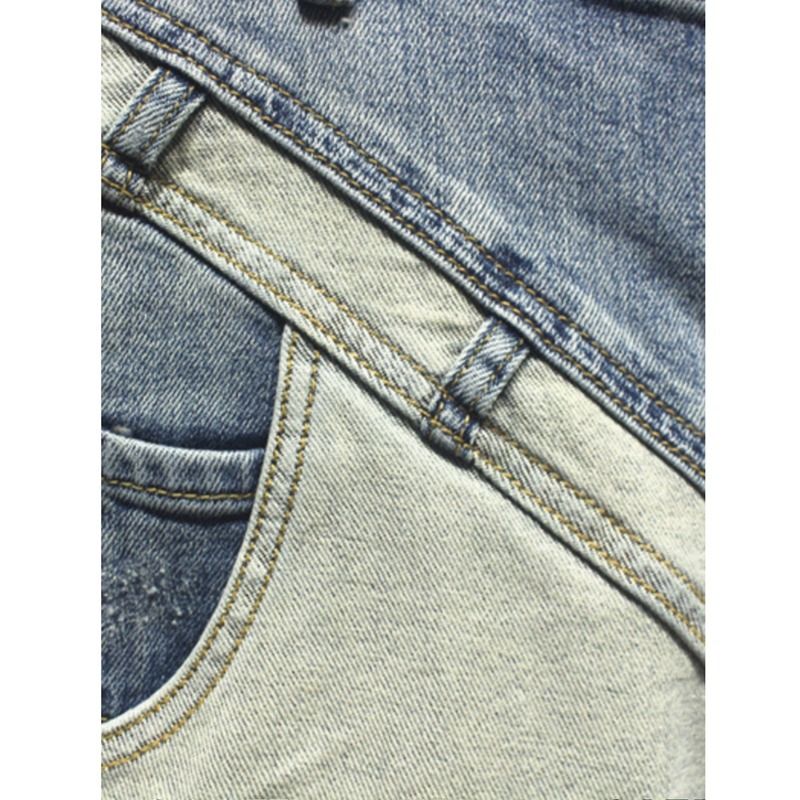 Pantaloncini in denim a blocchi di colore patchwork nuovi per l'estate 2025 da uomo, stile vintage, vestibilità slim, elasticizzati, a cinque punti_voghion.com