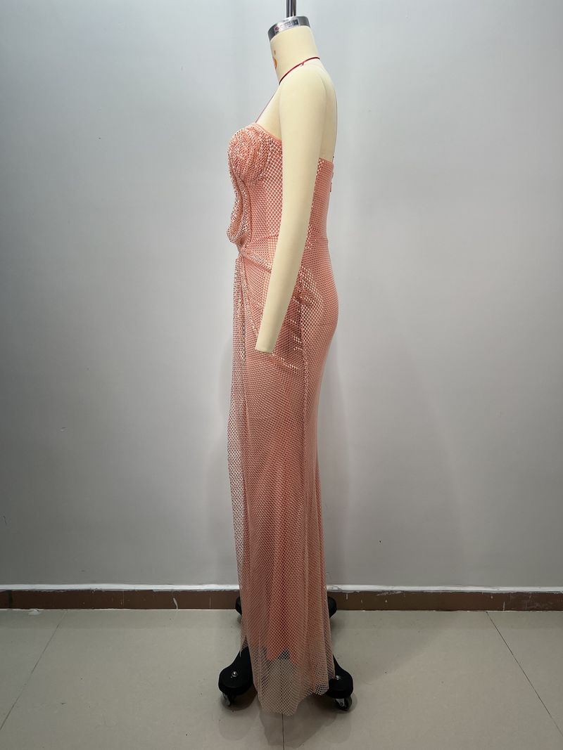 Robe de soirée moulante en résille rose, ornée de sequins et fendue jusqu'en haut, col en U. Idéale pour les fêtes et les banquets._voghion.com