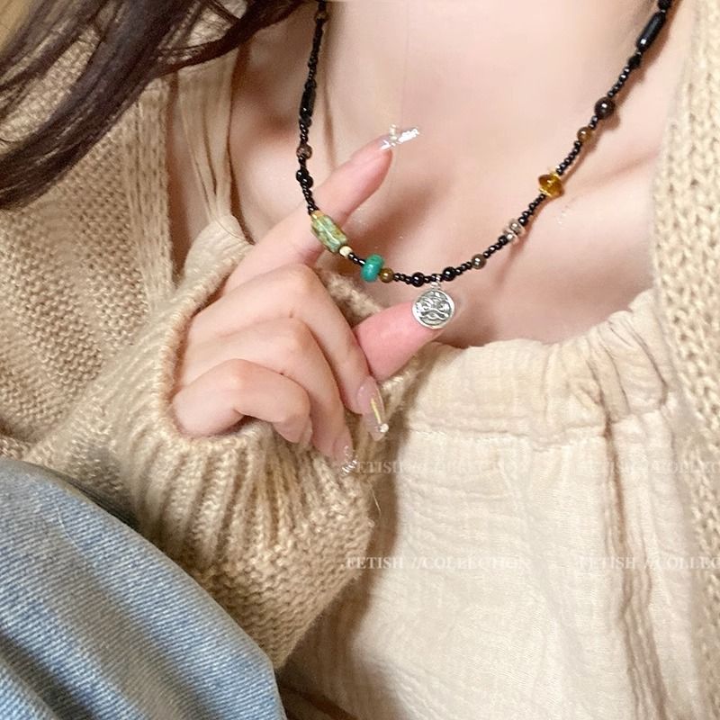 Collana con perline a forma di nuvola di buon auspicio retrò, collana leggera di lusso, design di nicchia, nuova collana con clavicola 2023 per ragazze_voghion.com