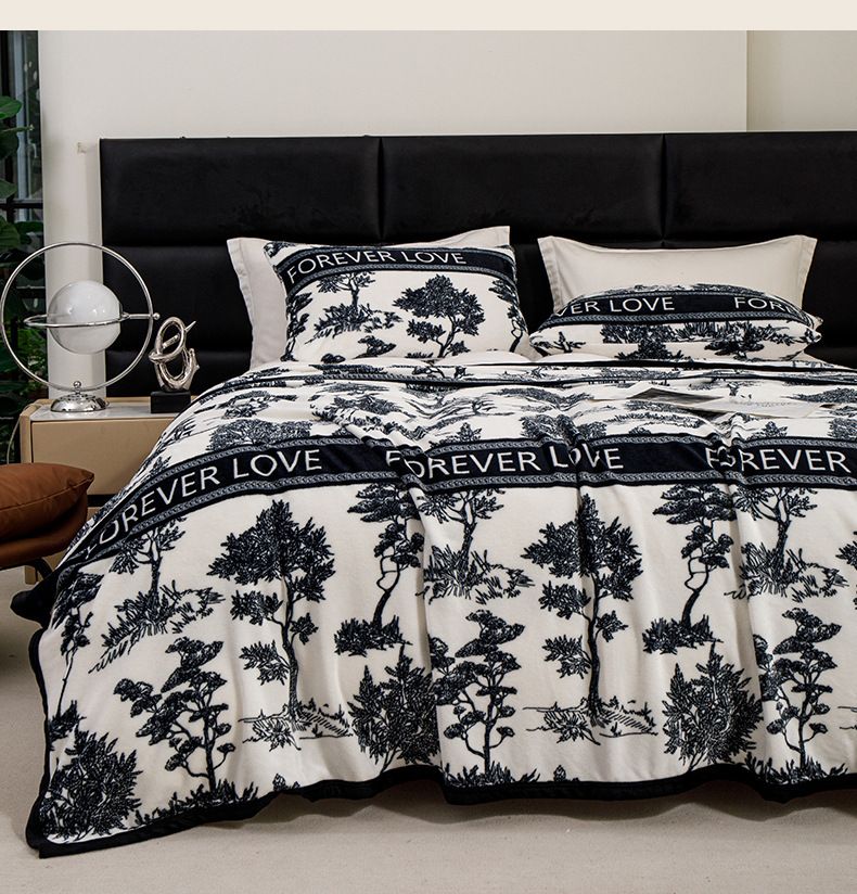 Opening Store Anniversary Gift Blanket Box Set, Air-conditioned Blanket, Nap Cover Blanket, Fleece And Mink Velvet Blanket 100CM*150CM_voghion.com