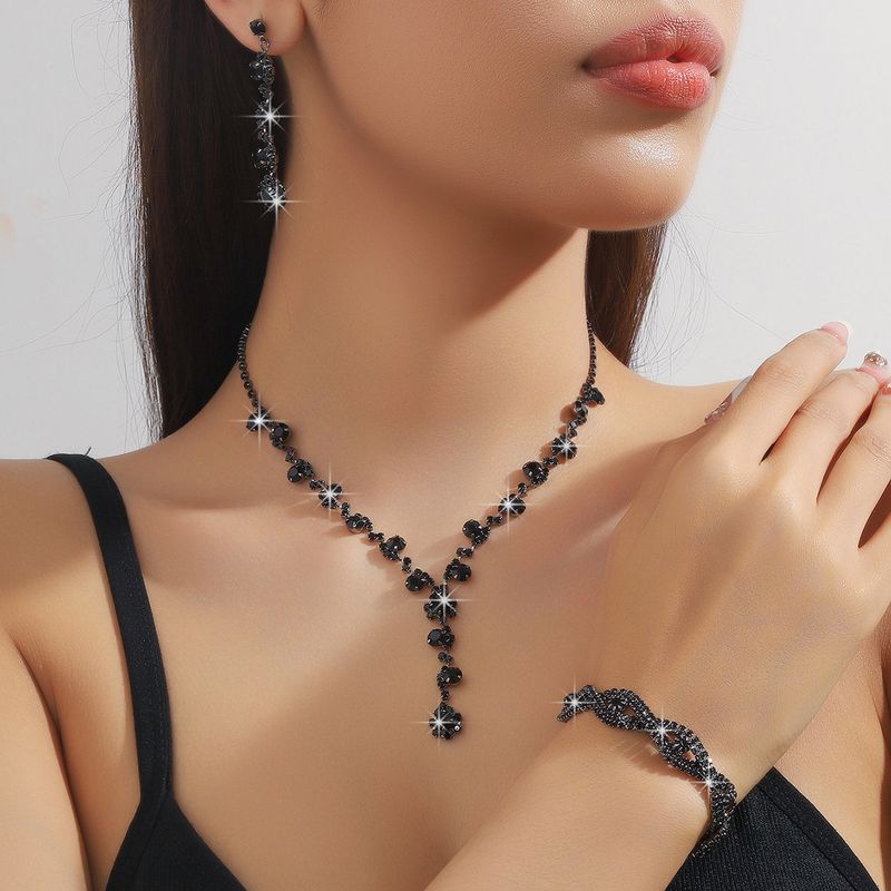 Brautset Accessoires Halskette Armband Ohrringe dreiteiliges Set Nische High-End-Schmuckset Kleid vielseitiger Schmuck_voghion.com