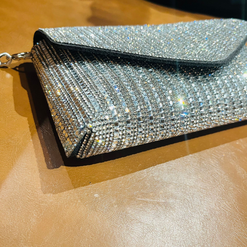 Mini shoulder 2024 Guangzhou trendy rhinestone chain crossbody hot diamond design party women's hand-held small square_voghion.com
