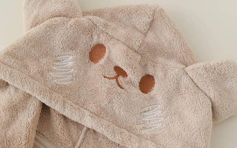 Accappatoio in pile per bambini con orecchie da orso – Asciugamano da bagno con cappuccio ultra morbido e ad asciugatura rapida (verde matcha/marrone teddy, 110-170 cm)_voghion.com