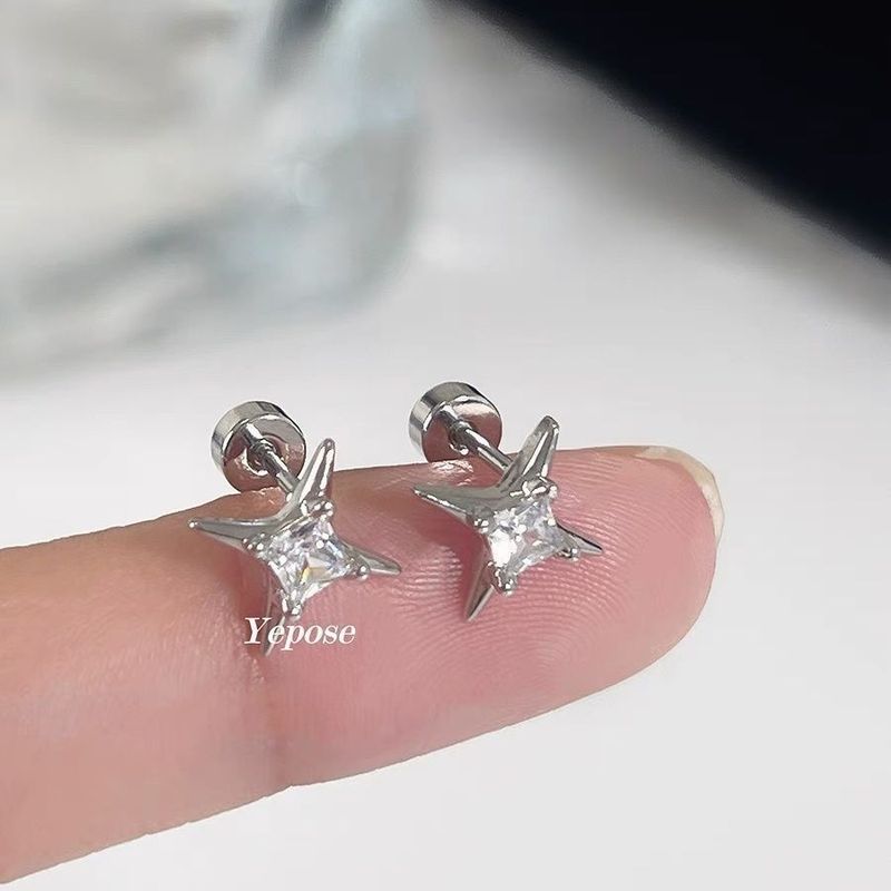Funkelnde vierzackige Sternknochen-Titanstahl-Helix-Zirkon-Mini-kleine exquisite Ohrstecker-Nischendesign-Ohrringe_voghion.com
