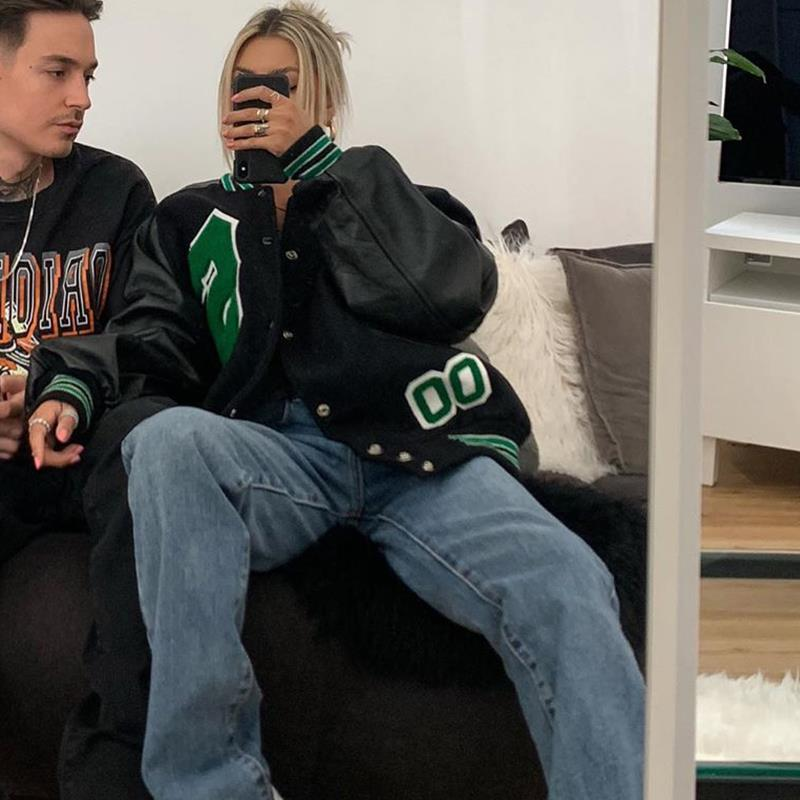 Chaqueta de béisbol engrosada de lana con letras para mujer_voghion.com