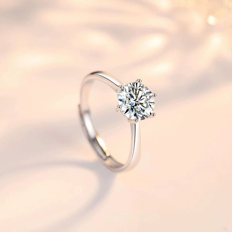 Anello in argento con diamanti simulati e moissanite esagonale da un carato S Live, intarsiato con diamanti per matrimonio_voghion.com