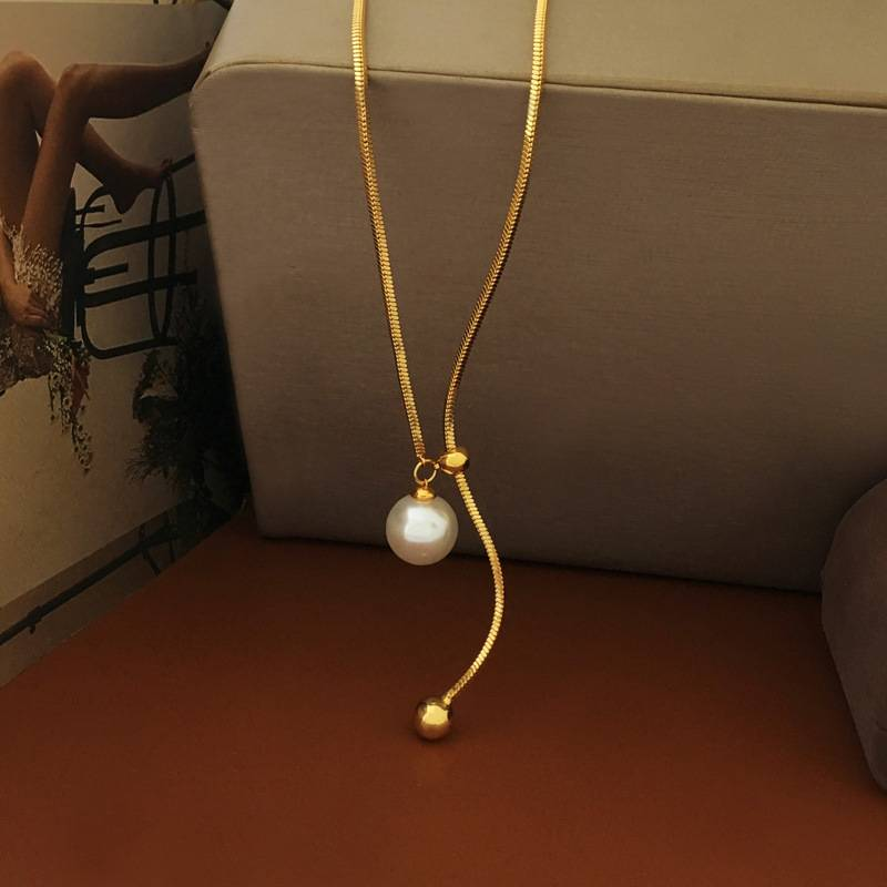 Collana da donna realizzata in vero oro 24 carati galvanizzato con rame e perle naturali_voghion.com