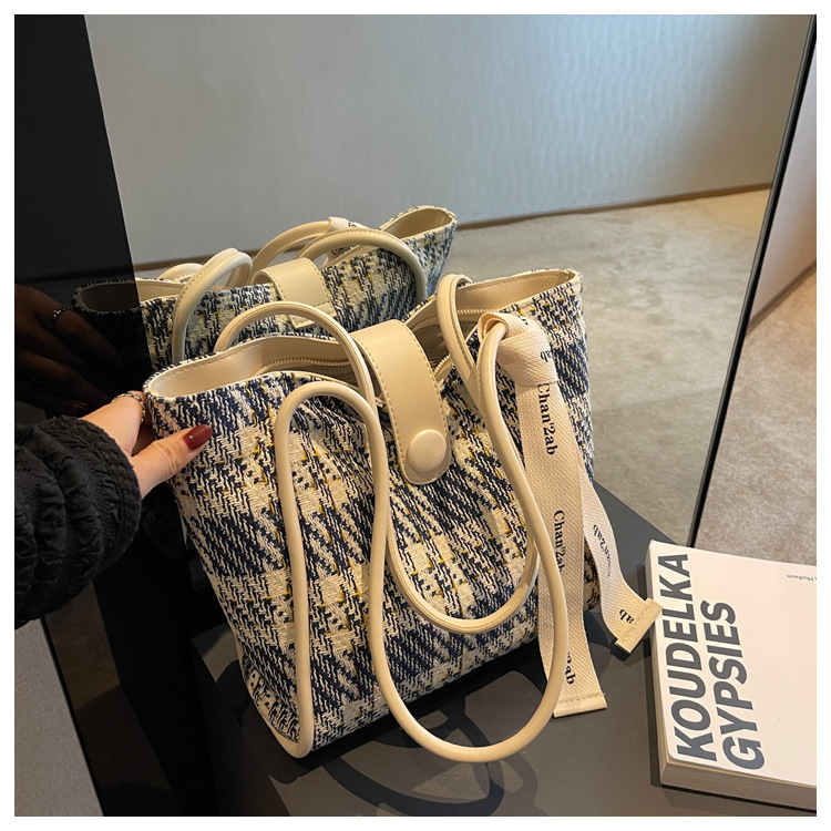 Borse autunnali e invernali Borsa da donna di grande capacità 2023 Nuova borsa a tracolla in tela premium versatile alla moda Borsa a tracolla per pendolari_voghion.com
