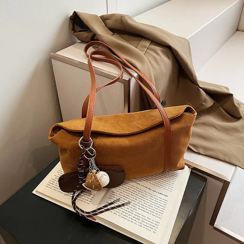 Designer Bag 2025 Autumn And Winter New Simple Matte Fabric Commuter Versatile Highend Shoulder Pillow Mirror Quality Leather Chain Bags_voghion.com
