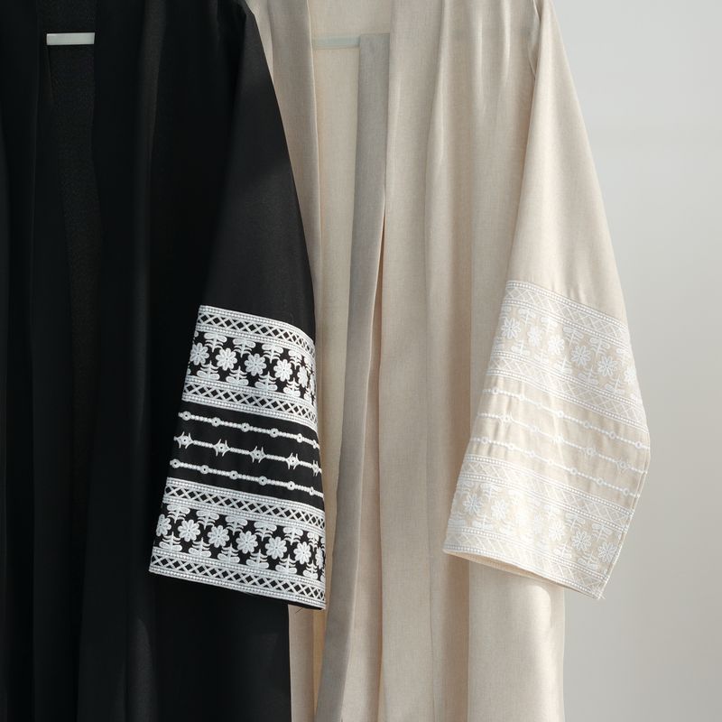 Ženska odjeća s vezom, elegantni kardigan-ogrtač_voghion.com