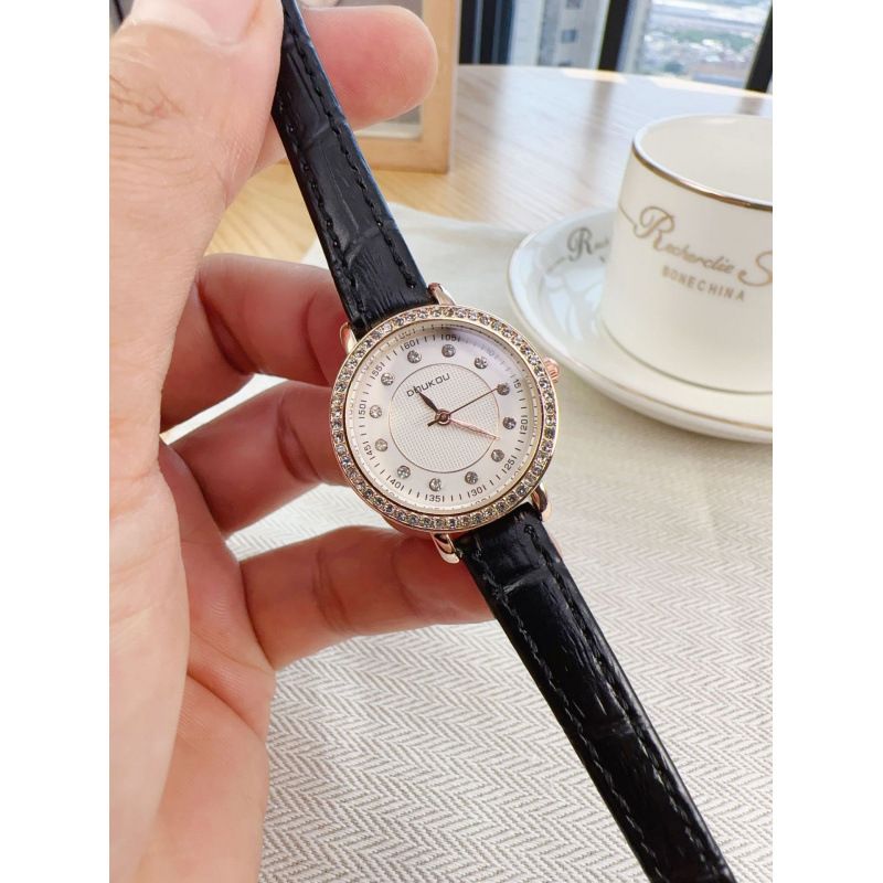 Light Fashion New Full Diamond Vintage Compact Elegant Live Streaming Niche Women's Watch_voghion.com