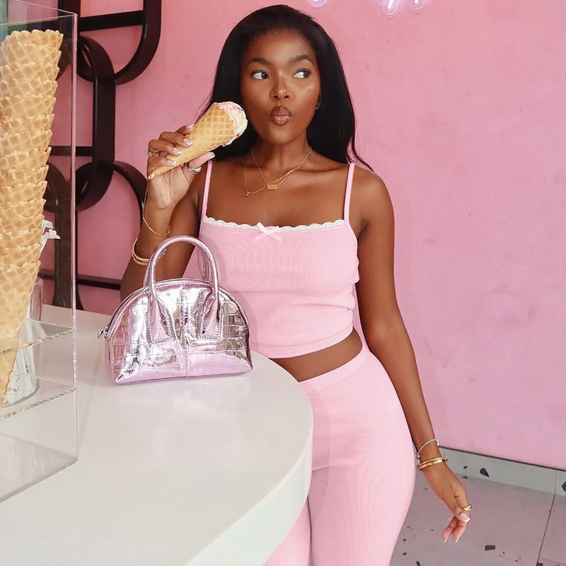 Heißer Verkauf frauen Kleidung 2025 Frühling Sommer Neue Mode Spitze Trim Leibchen Top Schlank Shorts Set_voghion.com