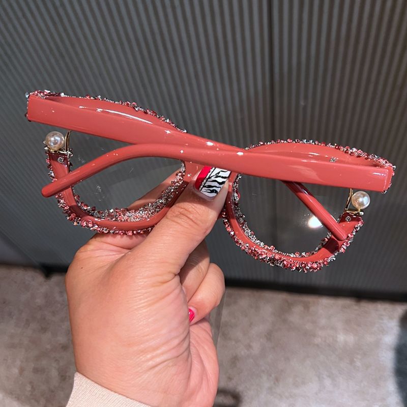 2025 Neue bonbonfarbene Brille mit großem Rahmen, Perlen-Strass-Dekoration, Internet-berühmte flache Lichtbrille, kleiner Duftstil, schlichtes Gesicht_voghion.com