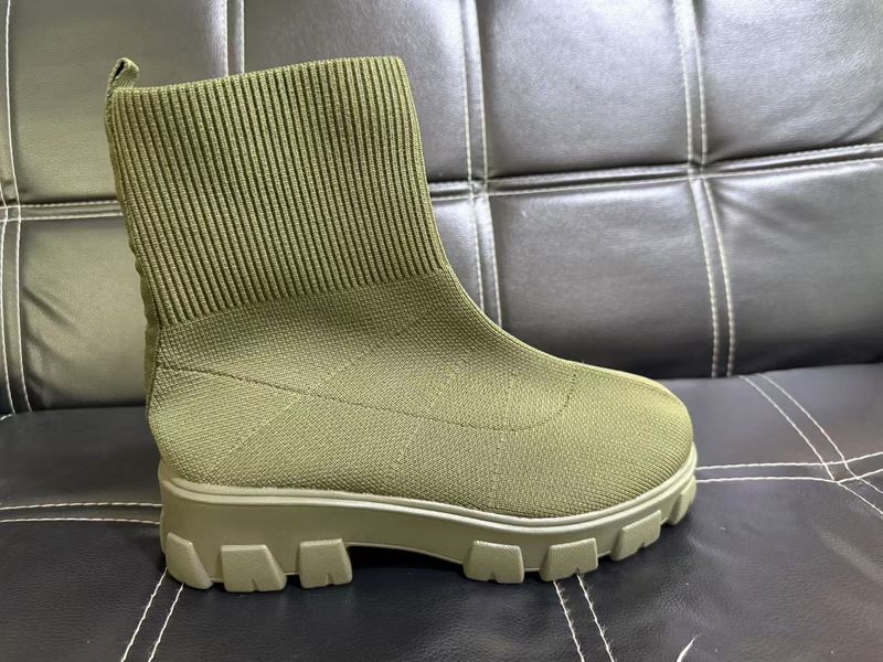 New Shoes Fly Woven Sports Short For Women 2025 Autumn And Winter Women's Boots Plus Size One Foot Socks_voghion.com