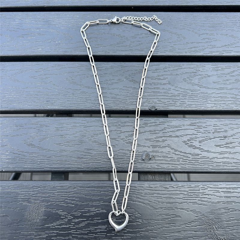 Women's Jewelry Fashion Niche Design Exquisite Stainless Steel Paper Clip Chain Love Hollow Pendant Clavicle Temperament Necklace_voghion.com