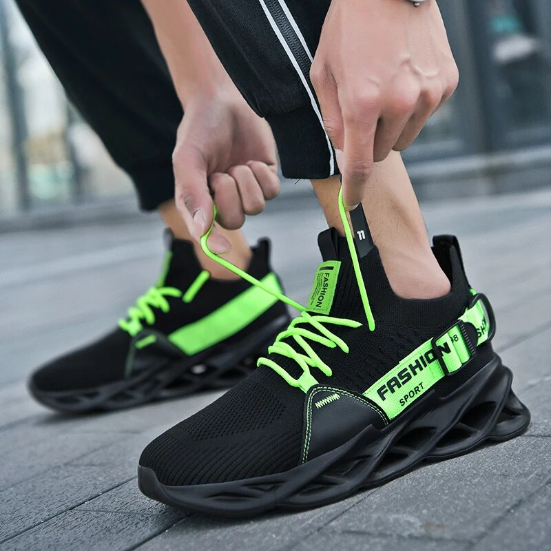 Sommarsneakers Mode Andningsbar plattform Löpning Män Mesh Sport Ljus Unisex Kvinnor Fritidskläder Vulkanisera Skor Man_voghion.com