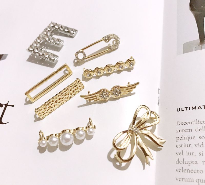 Schuhzubehör Paare tragen weiße Schuhe mit Metall-Strass-Schuhen, Blumenperlen-Schnürsenkel-Schnallendekoration in Canvas-Schnürsenkel-Zubehör_voghion.com