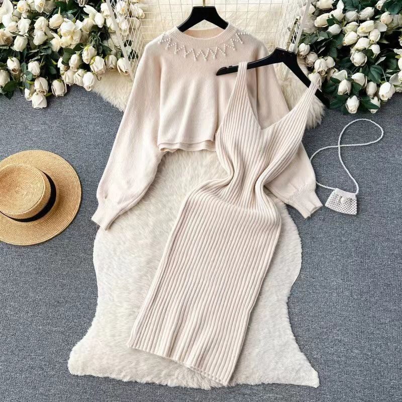 Ensemble élégant haut court et robe taille haute perlée – Tenue deux pièces en tricot douce et chic pour femme. Pulls coordonnés_voghion.com