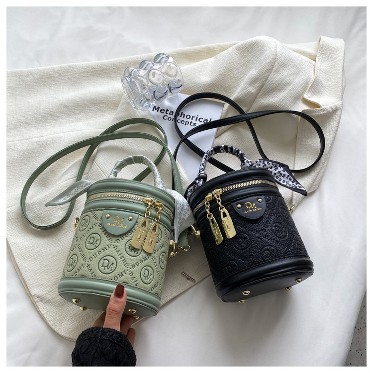 Γυναικεία τσάντα Niche Bag Γυναικεία Νέα Μοντέρνα Μεταξωτή Τσάντα Ώμου με Φορητή Τσάντα Ώμου με Κουβά Τσάντα Messenger_voghion.com