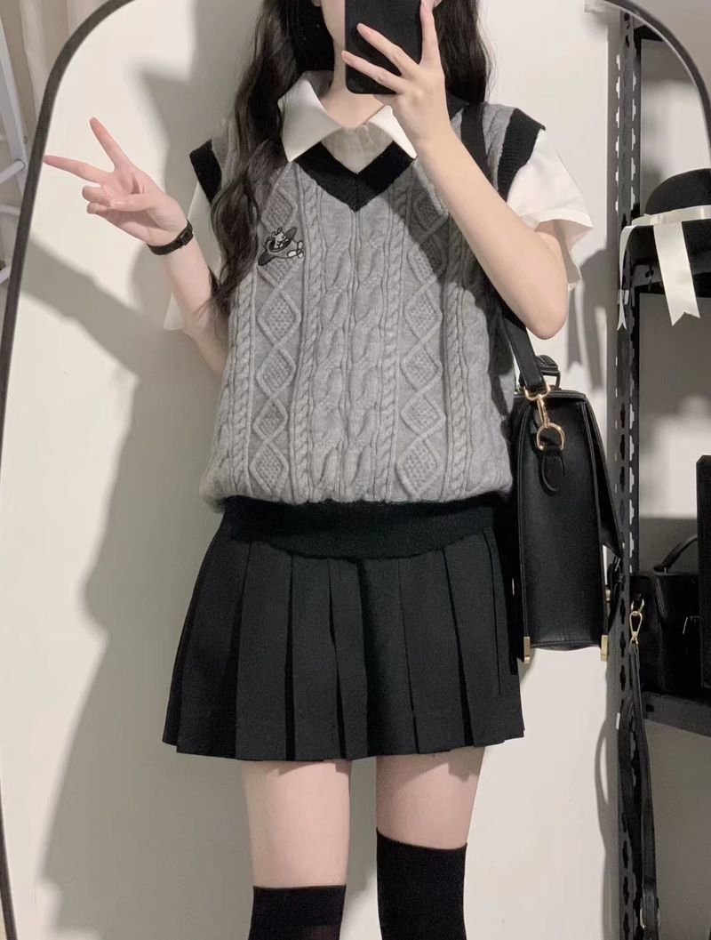 Autumn Puppy Cartoon Sweet College Vest Fried Dough Twists Panels Wear Sleeveless Knitted Top_voghion.com
